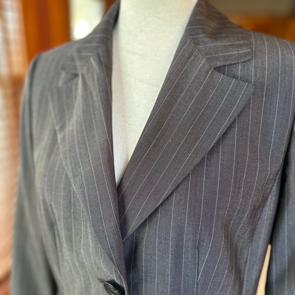 Ann Taylor Pinstripe Blazer Single Breasted Size 4 - Picture 5 of 9